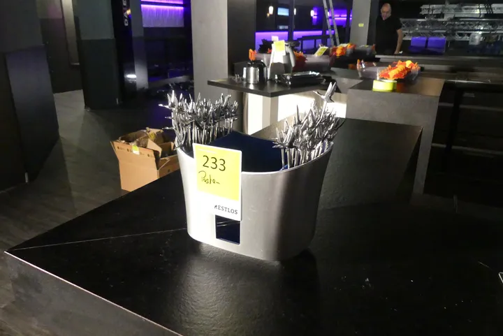 Eiskübel mit Inhalt